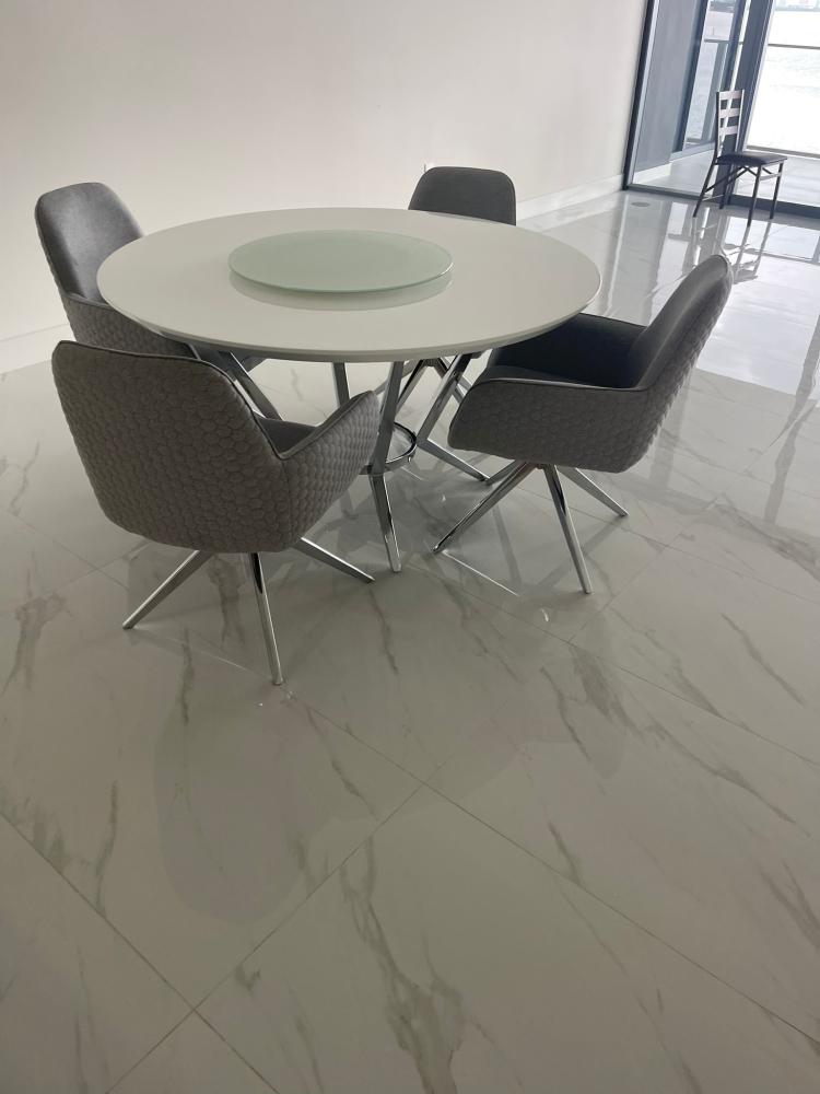 Dining room set deal for Aventura Florida delivery